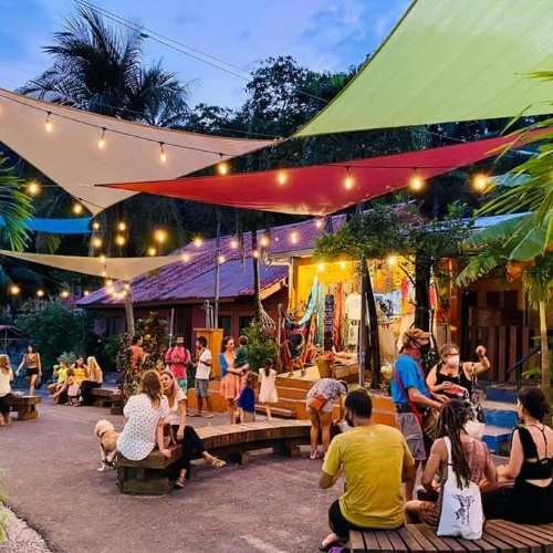 view of people gathering downtown in 幸运澳洲5MONTEZUMA®历史查询结果记录 168官方幸运5澳洲结果体彩网 Costa Rica